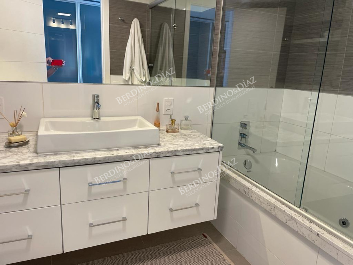 Apartamento ID.2875 - Apartamento en venta Torre One esquinero 4 dormitorios