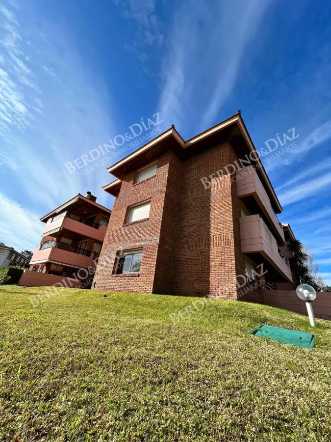 Apartamento ID.2048 - Apartamento en Playa Mansa Venta