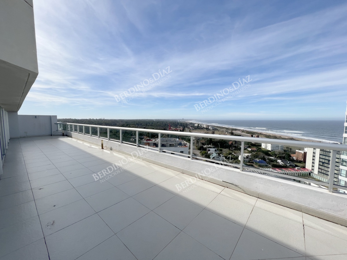 Apartamento ID.1464 -  PentHouse en la Brava con hermosa vista 