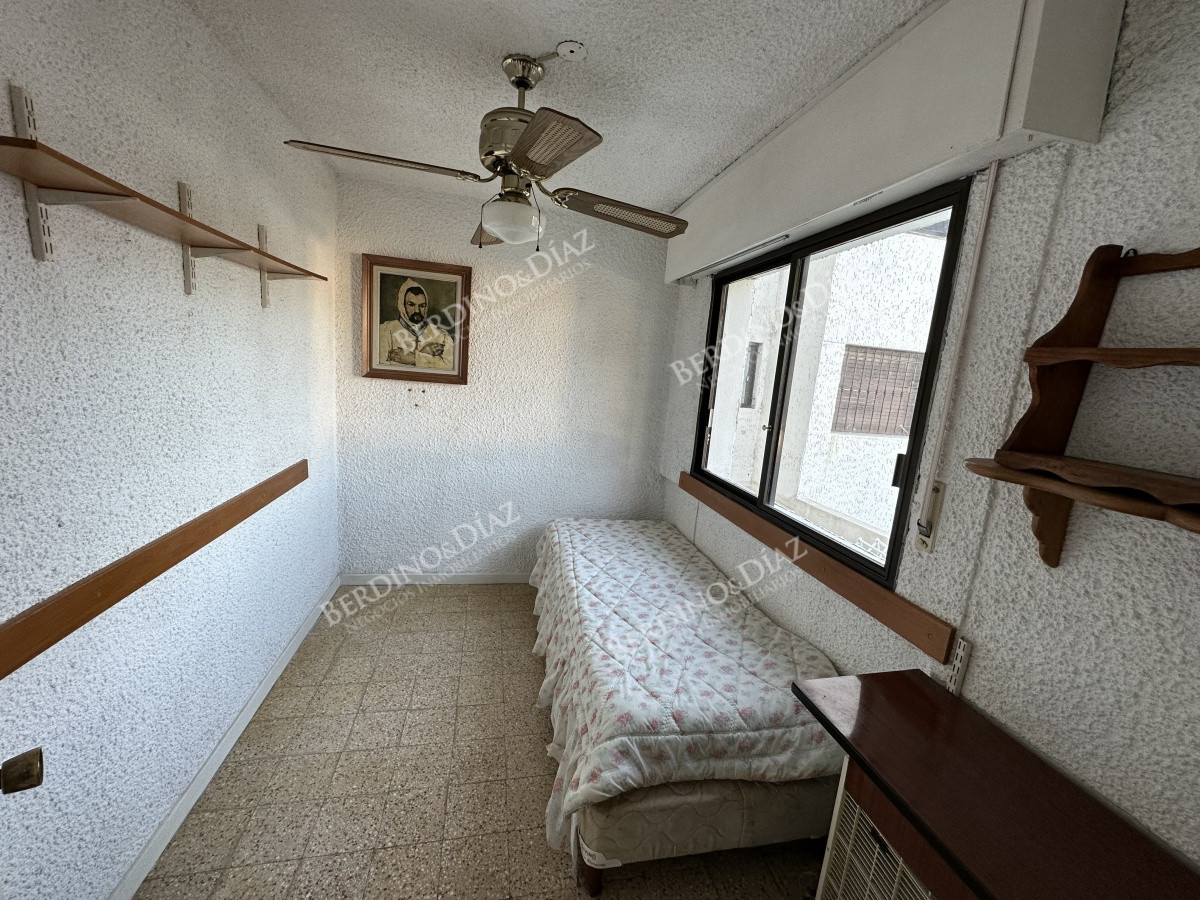 Apartamento ID.1568 - Apartamento en Venta Punta del Este Primera Linea en Playa Mansa tres dorm mas dependencia