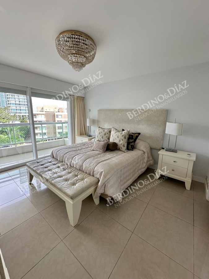 Apartamento ID.2884 - Torre Aquarela 4 dormitorios mas dependencia de servicio