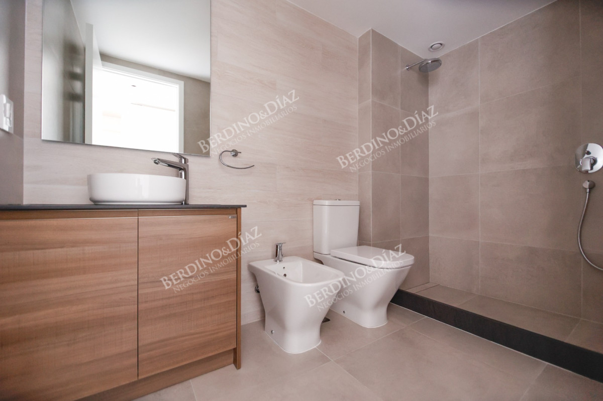 Apartamento ID.2916 - Venetian frente a Playa Mansa  Apartamento unificado Punta del Este
