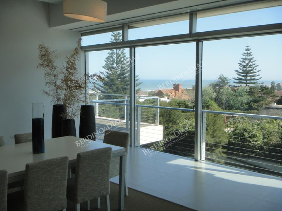 Apartamento ID.2117 - Douplex en venta de 650 m2 Playa Brava Punta del Este