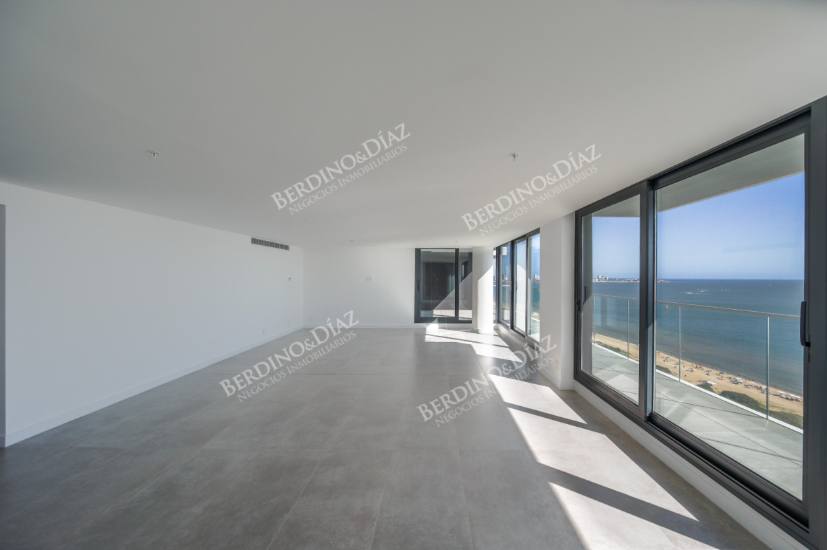 Apartamento ID.2916 - Venetian frente a Playa Mansa  Apartamento unificado Punta del Este