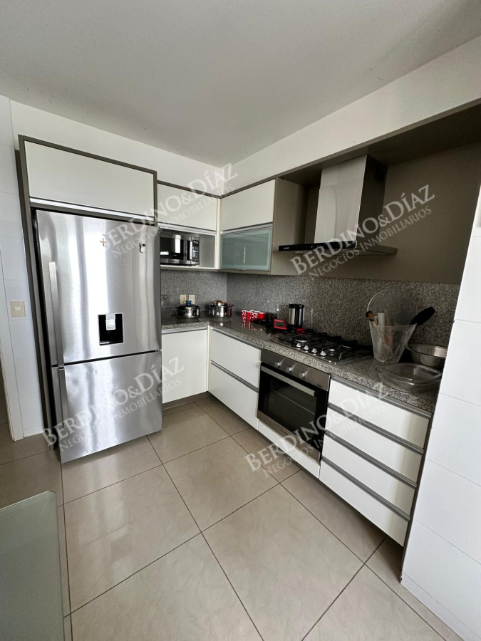 Apartamento ID.2884 - Torre Aquarela 4 dormitorios mas dependencia de servicio