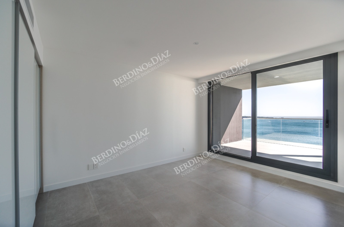 Apartamento ID.2916 - Venetian frente a Playa Mansa  Apartamento unificado Punta del Este