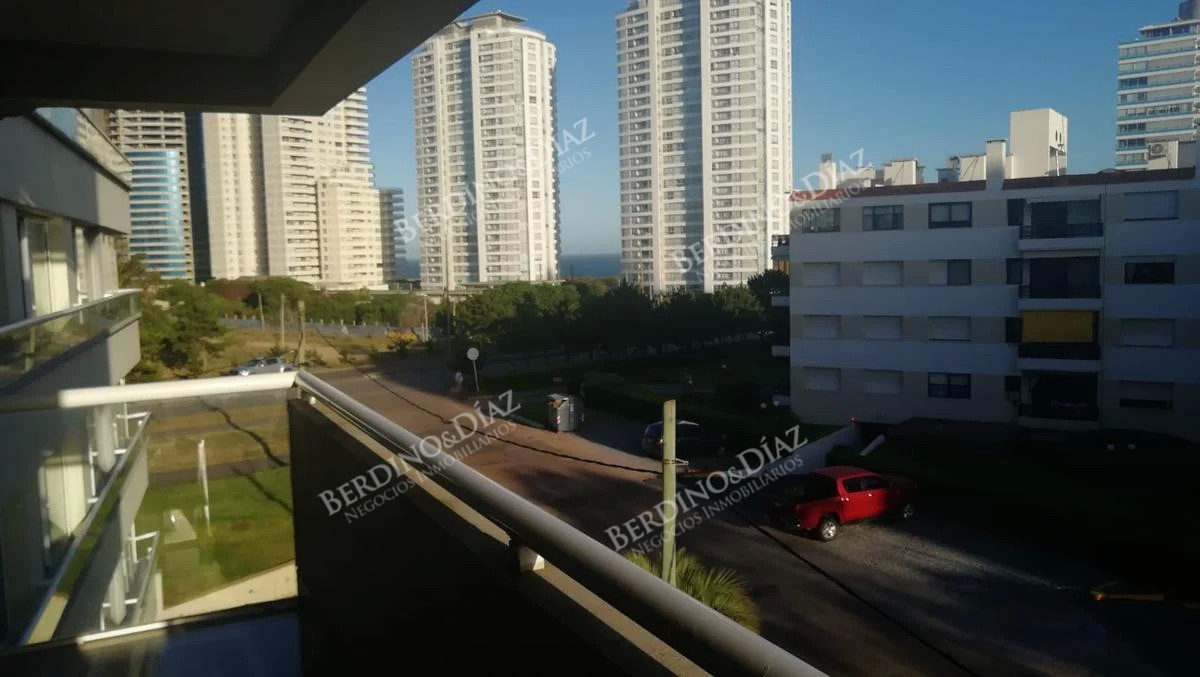 Apartamento ID.2273 - Apartamento en venta 4 dormitorios Zona Playa Brava