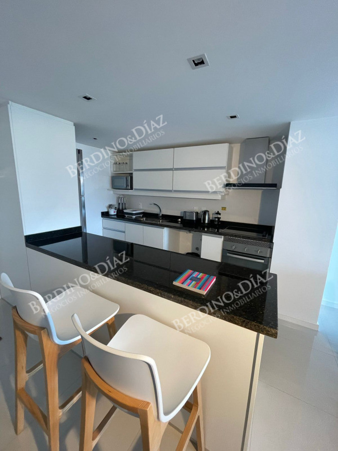 Apartamento ID.2960 - Apartamento en venta 2 dormitorios a 1 cuadra de Playa Brava 
