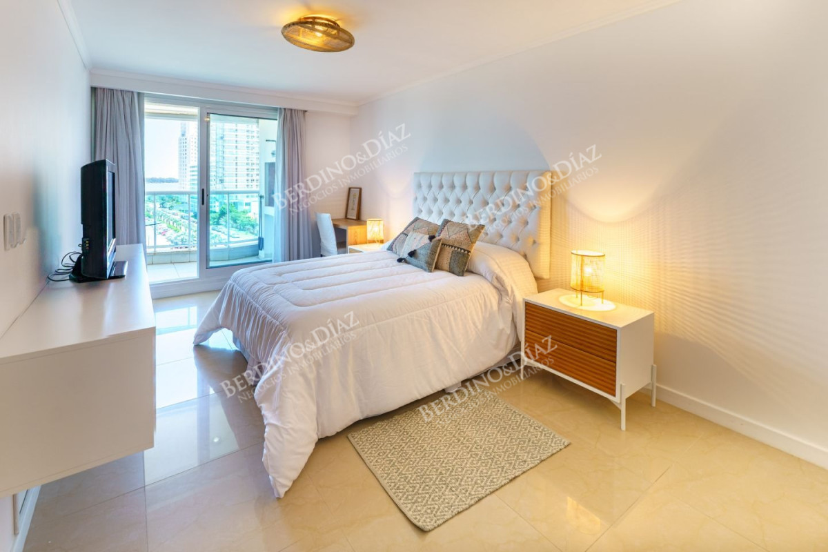 Apartamento ID.2890 - Oportunidad Zona Enjoy 2 dormitorios y medio parrillero propio