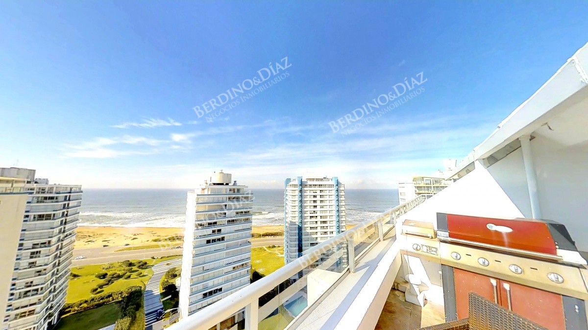 Apartamento ID.164 -  PentHouse de Ensueño Ubicado en Playa Brava con Excelente Vista