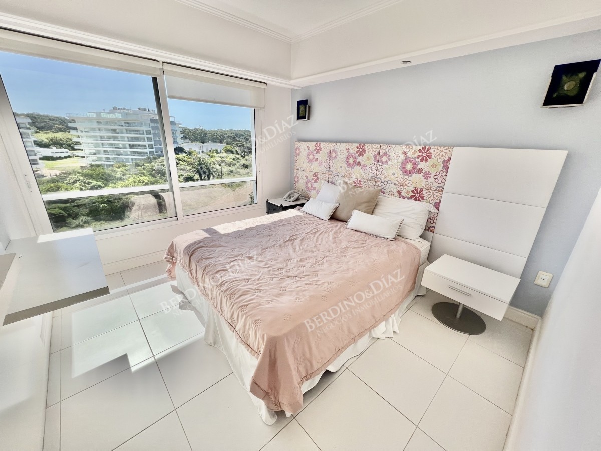 Apartamento ID.2160 - Penthouse en venta Rincon del Indio espectacular vista al mar