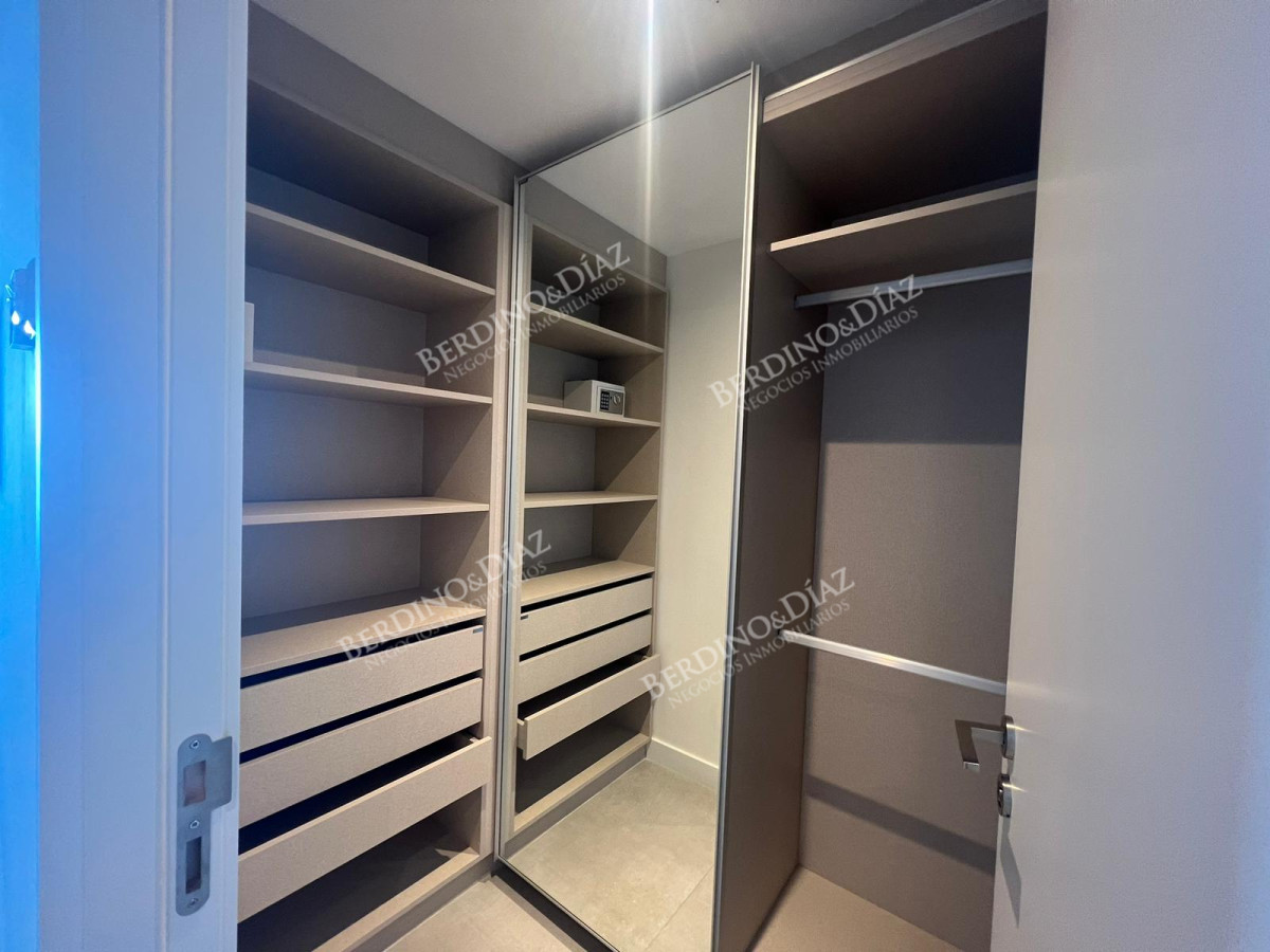 Apartamento ID.2746 - Venetian Luxury 2 dormitorios pisa alto en venta
