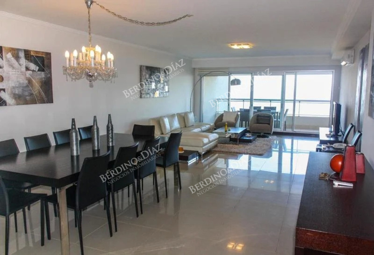 Apartamento ID.2276 - Apatamento de 4 suites frente al mar Playa Brava