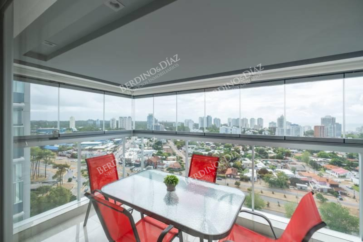 Apartamento ID.2327 - Miami Boulevard Punta del Este Oportunidad piso alto