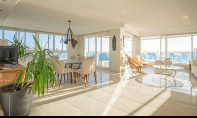 Apartamento frente a playa Mansa 3 dormitorios en venta