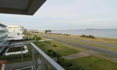 Apartamento en venta frente al mar 4 dormitorios  Playa Mansa