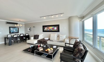 Apartamento frente al mar Playa Brava Torre Premium