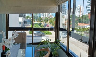 Apartamento en venta Playa Mansa 3 dormitorios