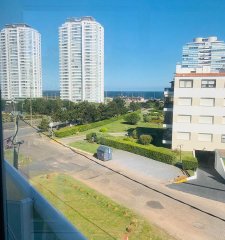 Apartamento en venta 4 dormitorios Zona Playa Brava