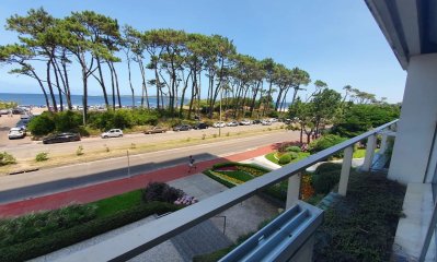 Apartamento de 2 dormitorios + dep frente al mar.