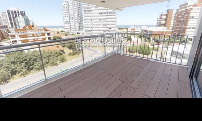 Venta Apartamento en torre Onix a 2 cuadras mar Brava