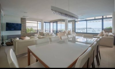 Formidable artamento en venta frente a puerto Punta del Este