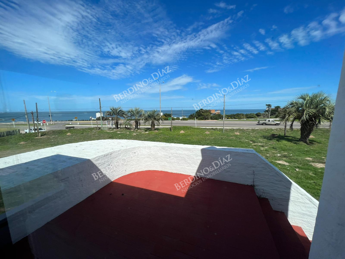 Casa ID.1760 - Hermosa Casa en venta frente al mar Punta del Este 