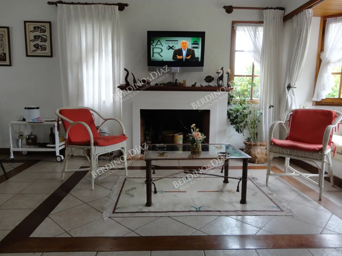 Casa ID.2820 - Casa en  venta en Playa Mansa