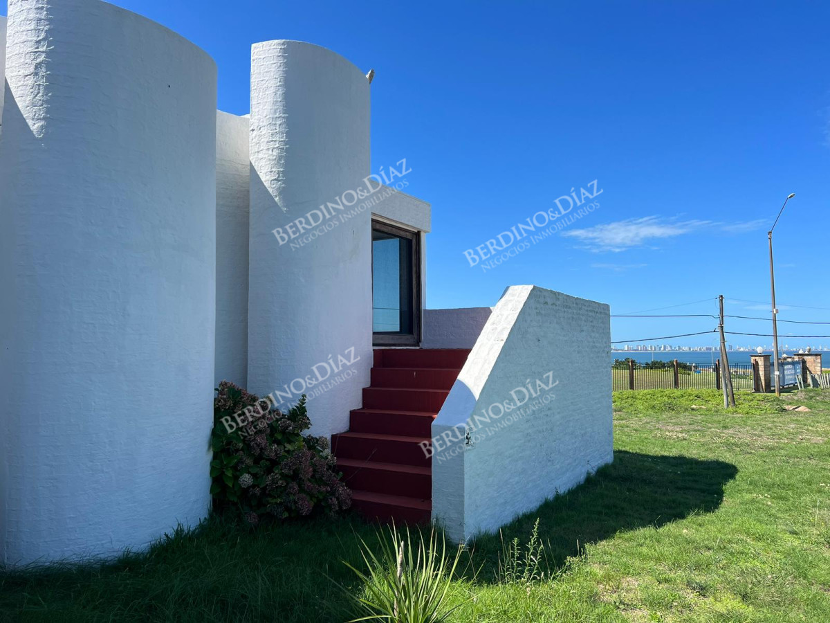 Casa ID.1760 - Hermosa Casa en venta frente al mar Punta del Este 