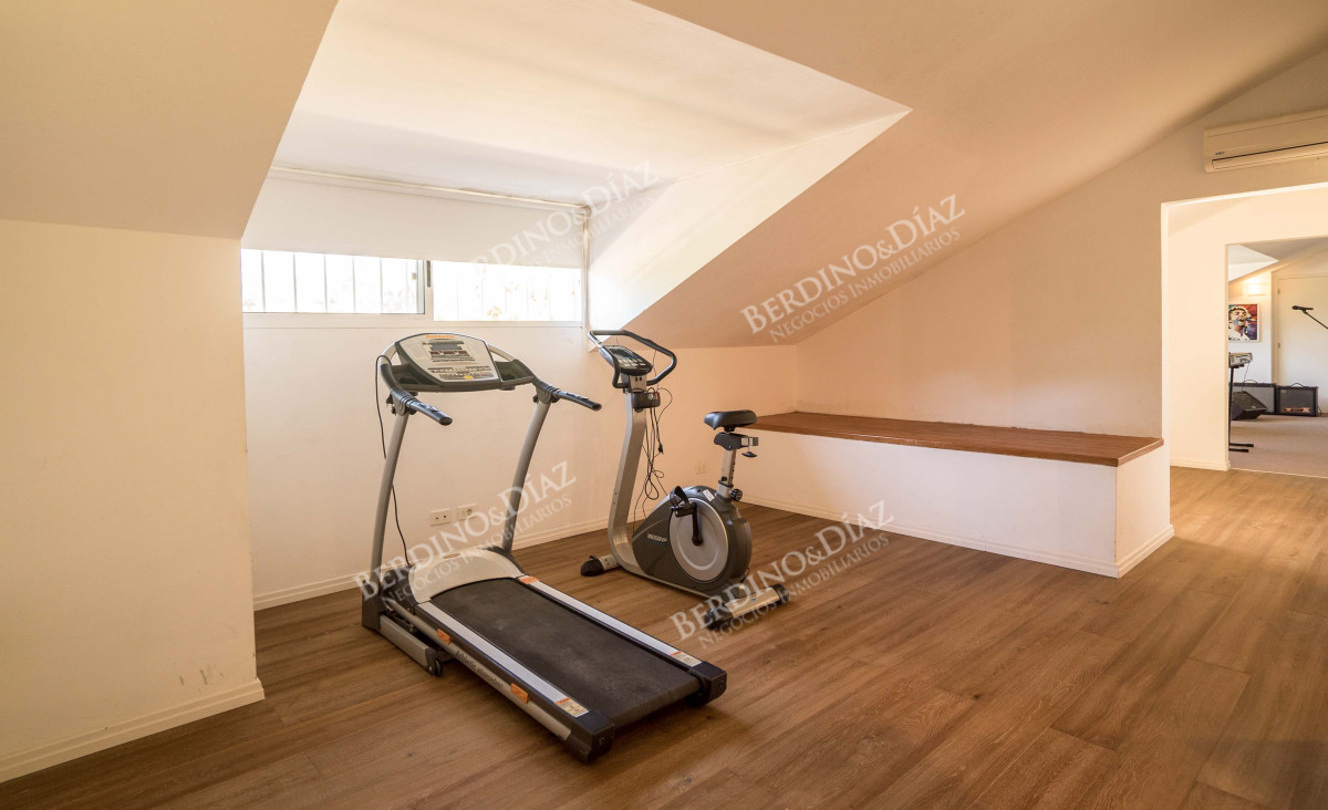 Casa ID.235 - Residencia muy cerca de la Playa Mansa en Punta del Este