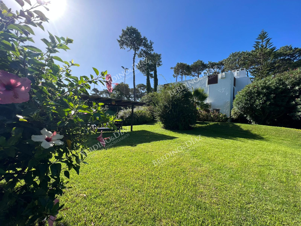 Casa ID.1760 - Hermosa Casa en venta frente al mar Punta del Este 