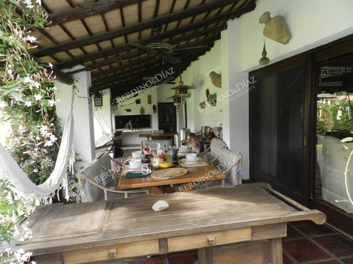 Casa ID.2179 - Hermos quincho en venta con 5000 m2 de terreno Golf 