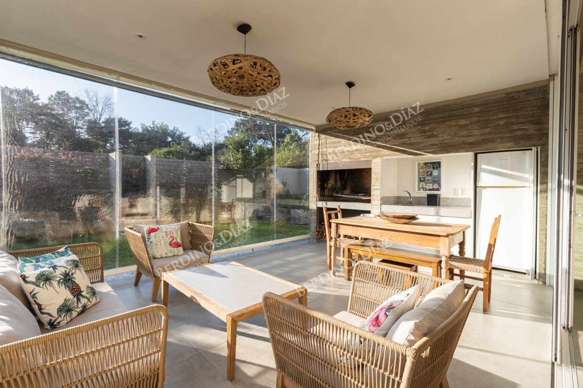 Casa ID.2422 - Casa moderna en venta en Rincon del Indio