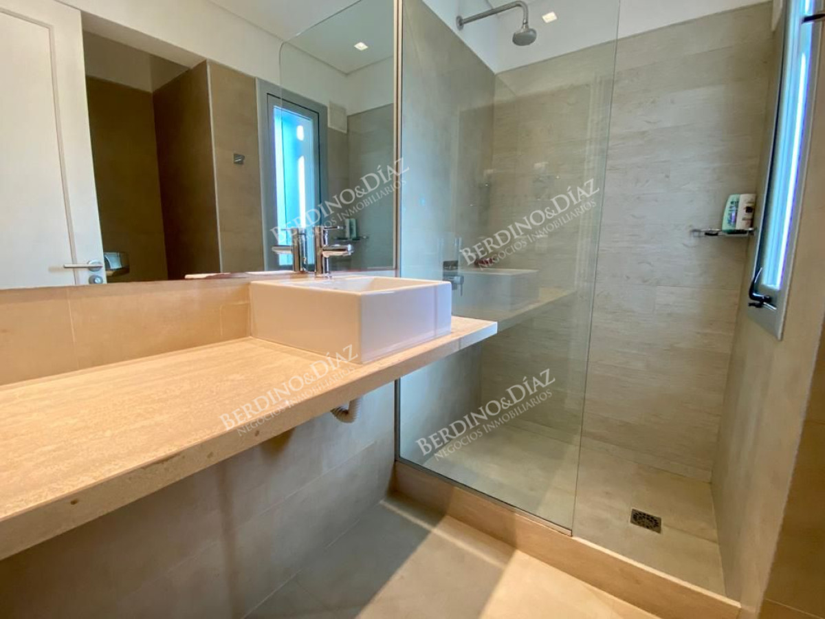 Casa ID.157 -  Casa Espectacular de 4 Suites en Playa Brava