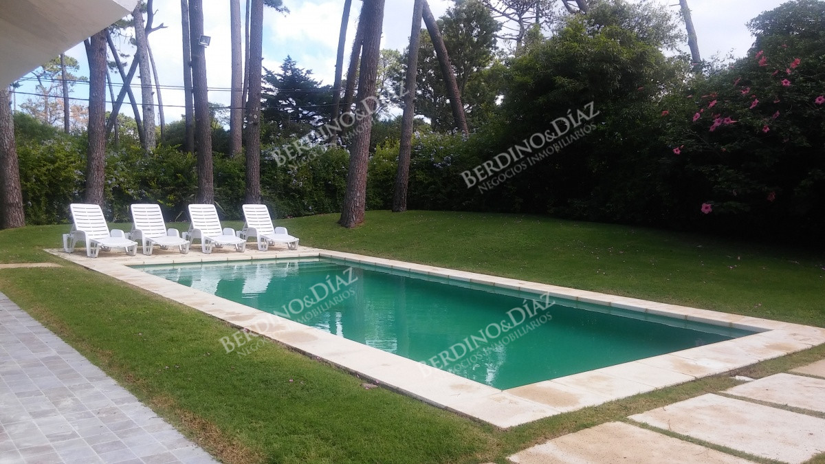 Casa ID.398 -  Casa en venta en Paradas a tan solo metros de Playa Mansa