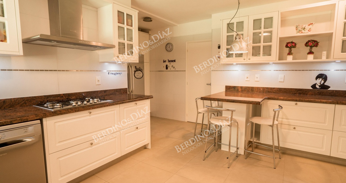 Casa ID.235 - Residencia muy cerca de la Playa Mansa en Punta del Este