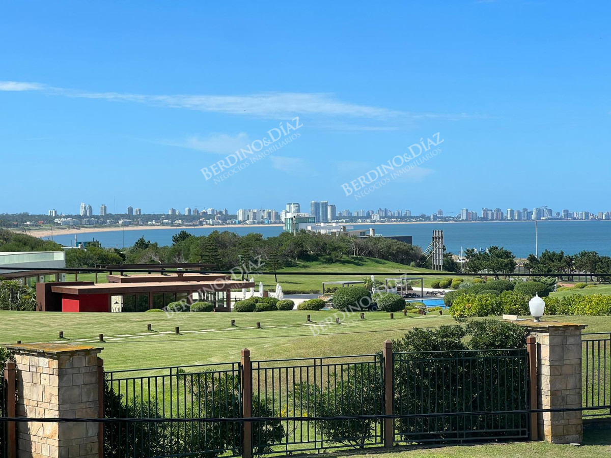 Casa ID.1760 - Hermosa Casa en venta frente al mar Punta del Este 