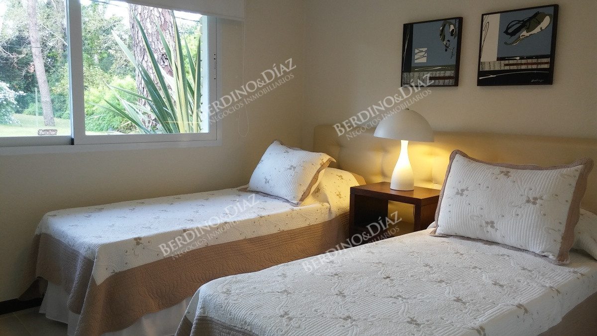 Casa ID.398 -  Casa en venta en Paradas a tan solo metros de Playa Mansa