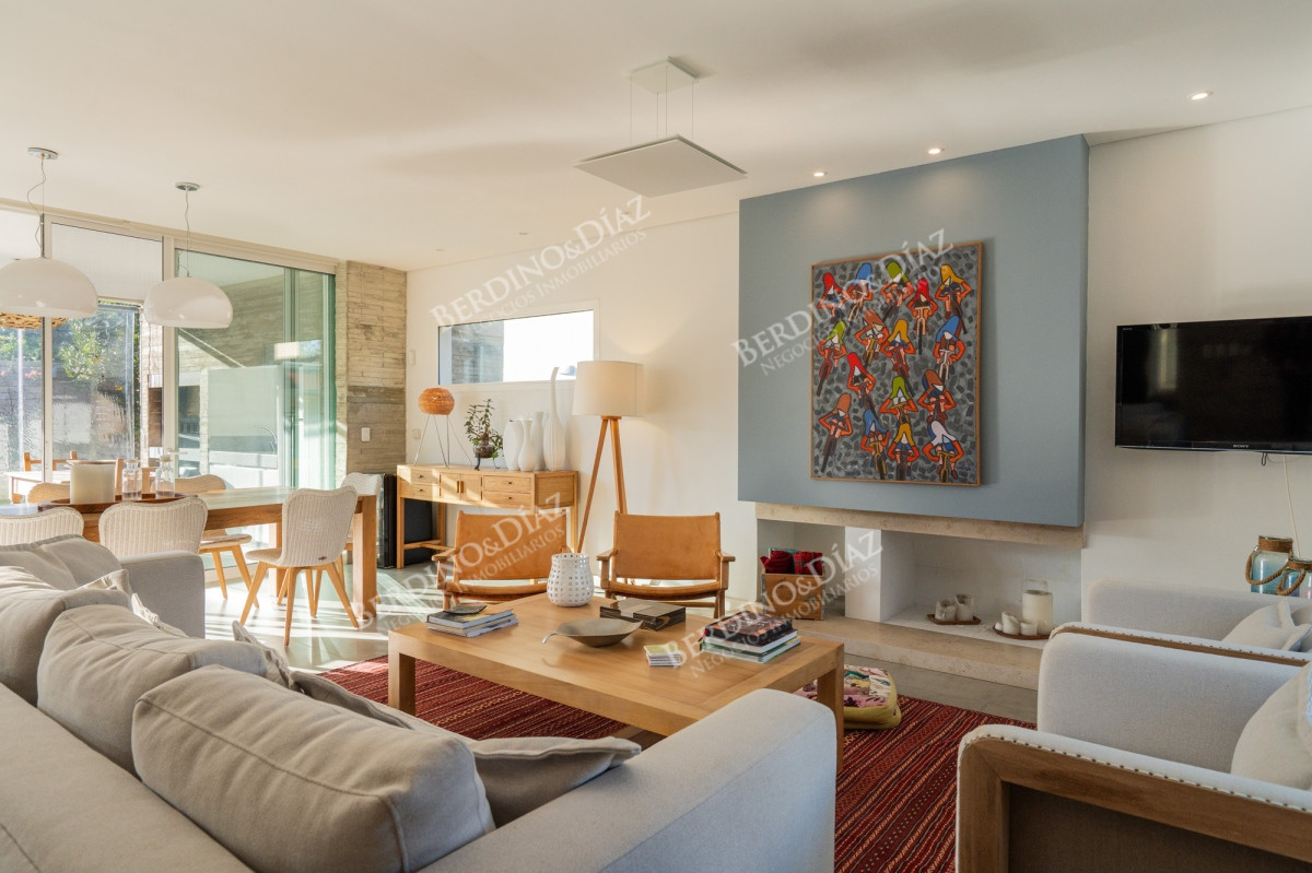 Casa ID.2422 - Casa moderna en venta en Rincon del Indio