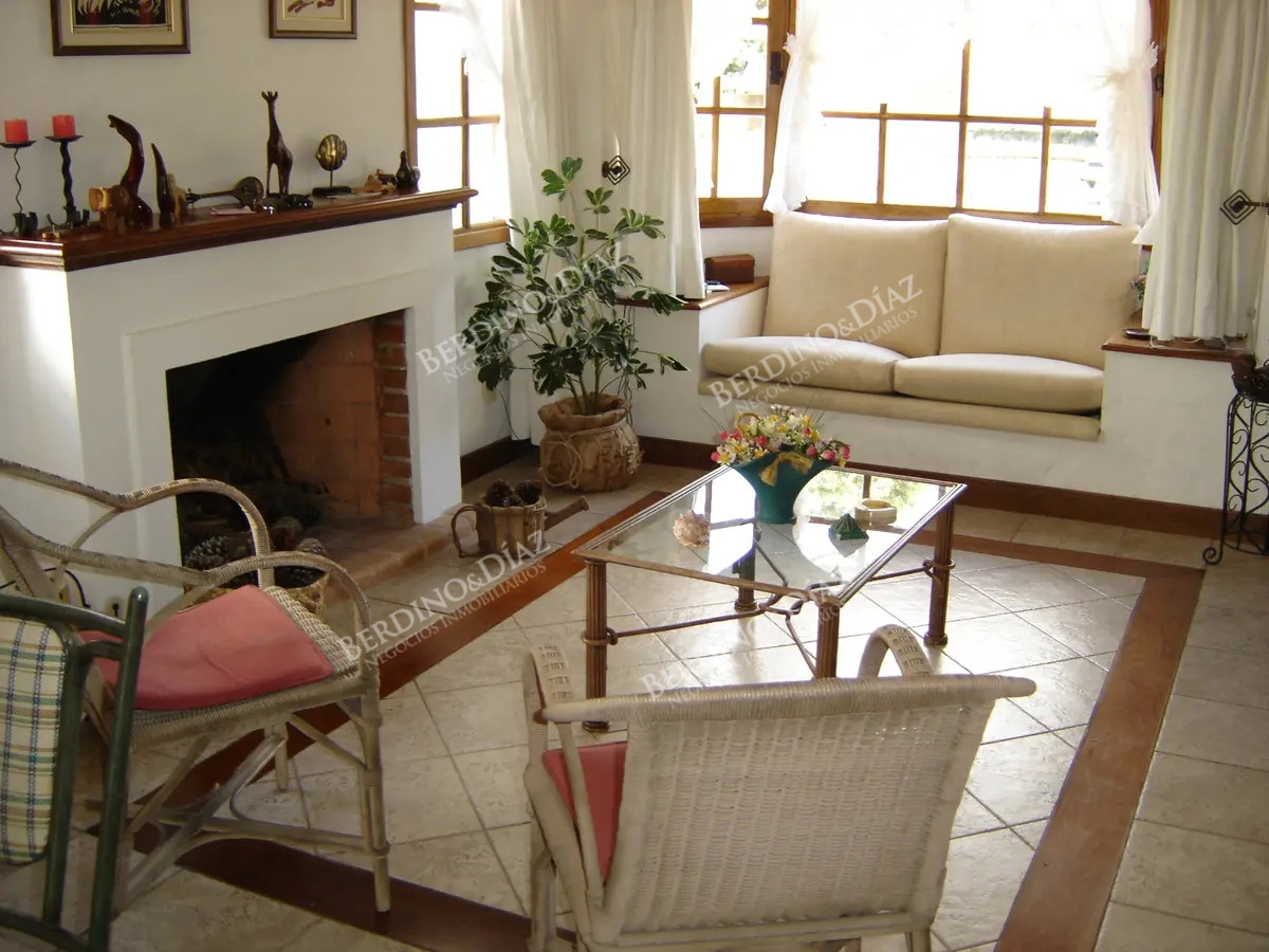 Casa ID.2820 - Casa en  venta en Playa Mansa