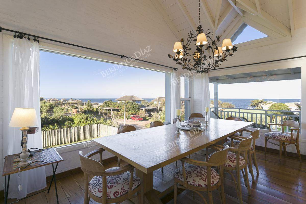 Casa ID.1229 - Casa en Punta Piedras con vista al mar