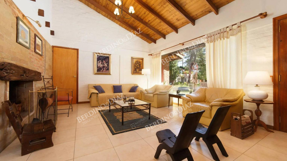 Casa ID.50 - Hermosa Casa En Venta Estilo Tradicional. Zona de paradas en playa mansa.