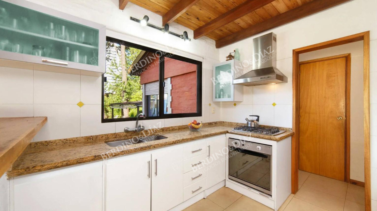 Casa ID.50 - Hermosa Casa En Venta Estilo Tradicional. Zona de paradas en playa mansa.