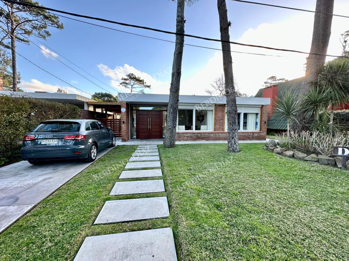 Casa ID.1952 - Casa en San Rafael a 3 cuadras del mar