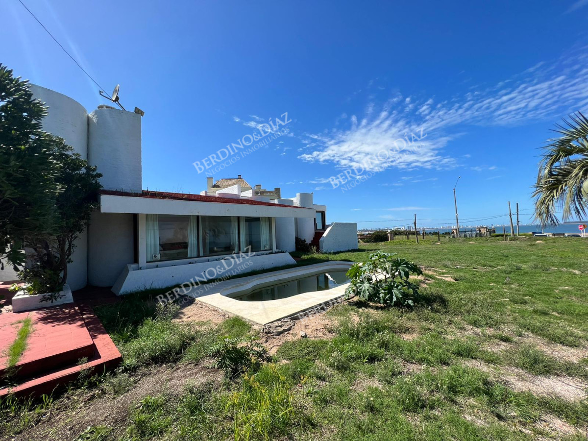 Casa ID.1760 - Hermosa Casa en venta frente al mar Punta del Este 