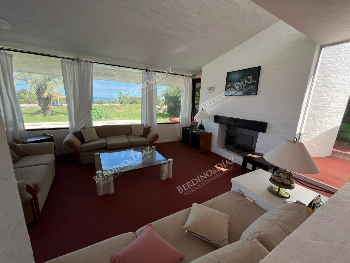Casa ID.1760 - Hermosa Casa en venta frente al mar Punta del Este 