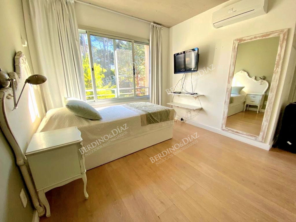 Casa ID.157 -  Casa Espectacular de 4 Suites en Playa Brava