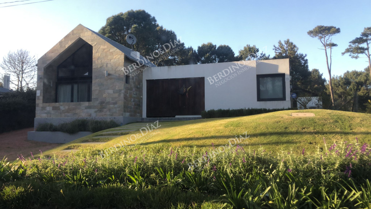 Casa ID.1750 - Casa en venta en venta en Parque Burnet 
