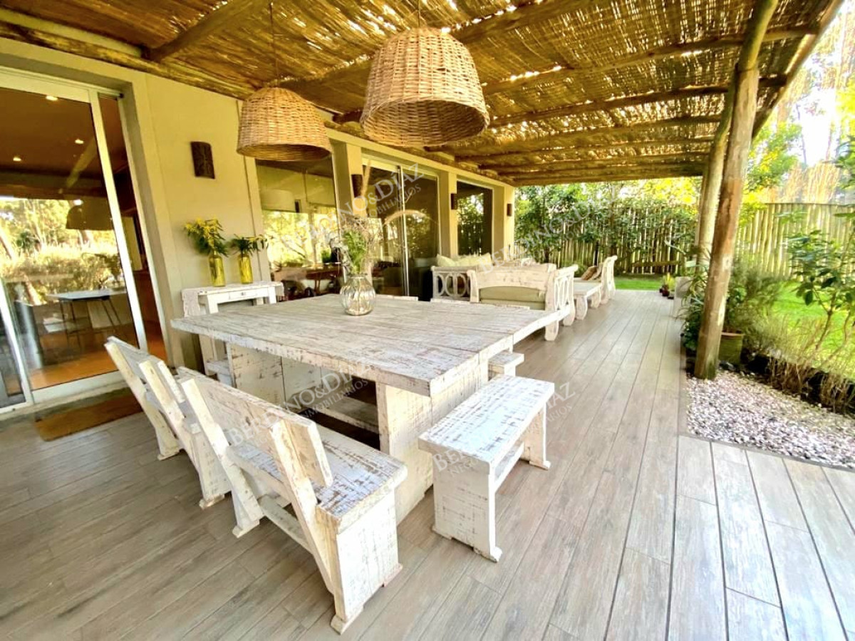 Casa ID.157 -  Casa Espectacular de 4 Suites en Playa Brava