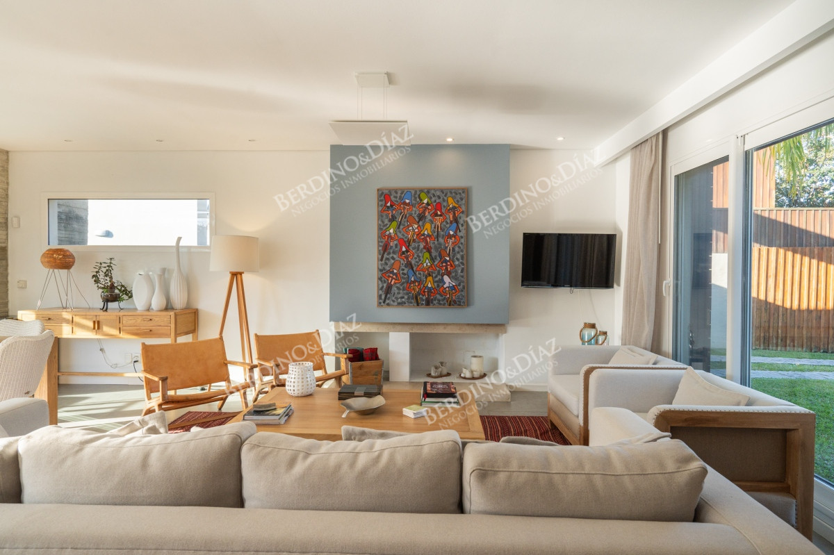 Casa ID.2422 - Casa moderna en venta en Rincon del Indio